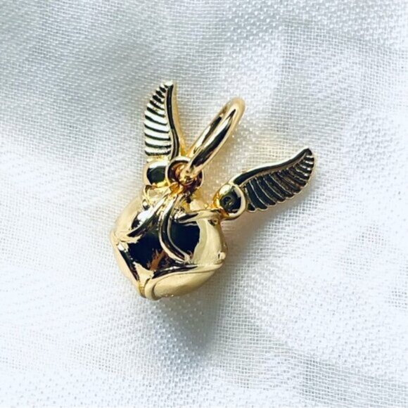 ✨ NWOT Spinning Time Turner Charm & Golden Snitch Wings Charm – Harry Potter ✨ - Picture 11 of 14